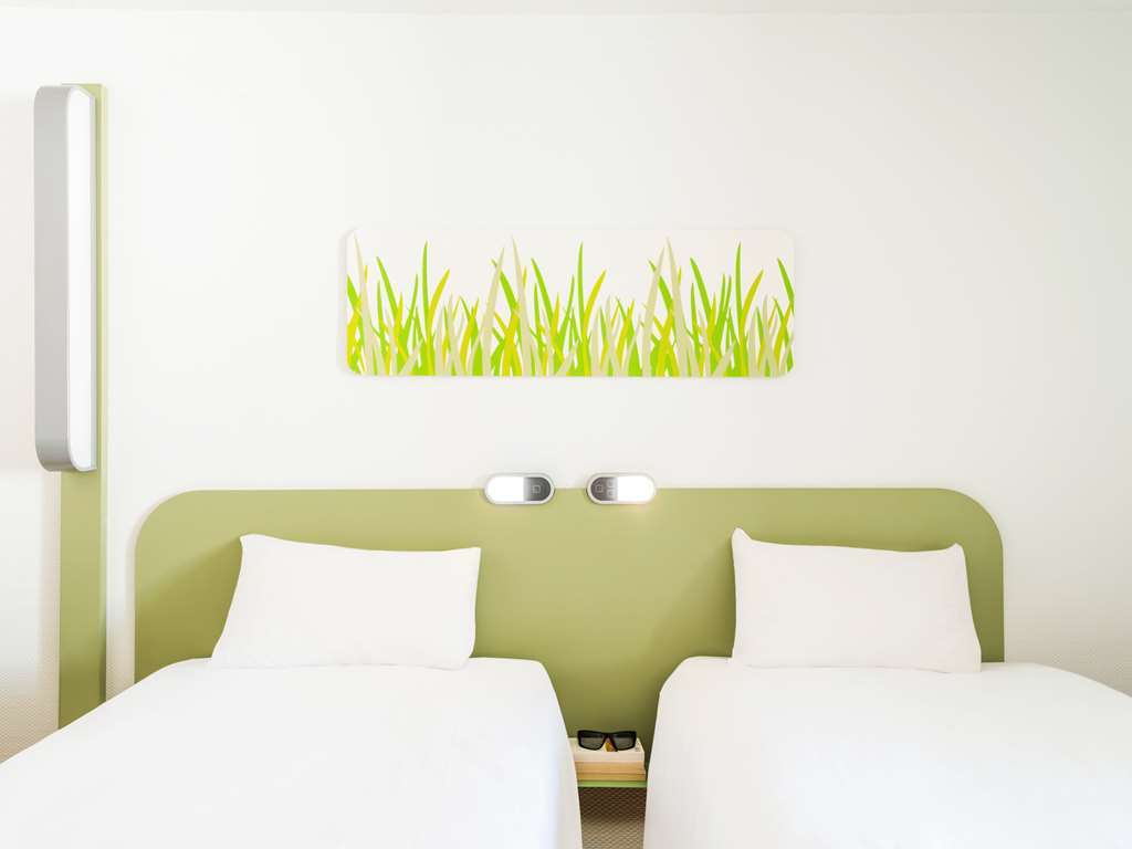 Ibis Budget Les Champarts Hotel 2*