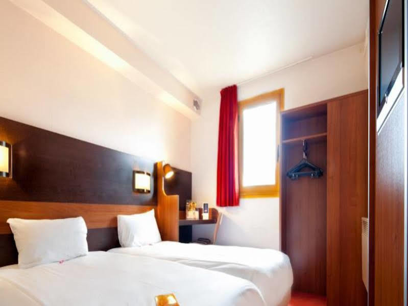 Ibis Budget Les Champarts Hotel 2*