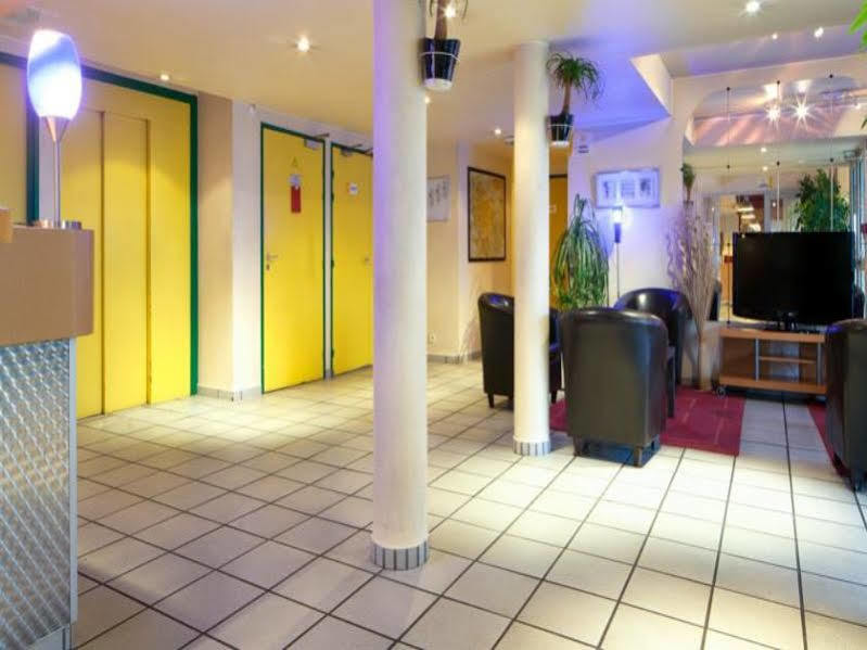 Hotel Ibis Budget Les Champarts 2*