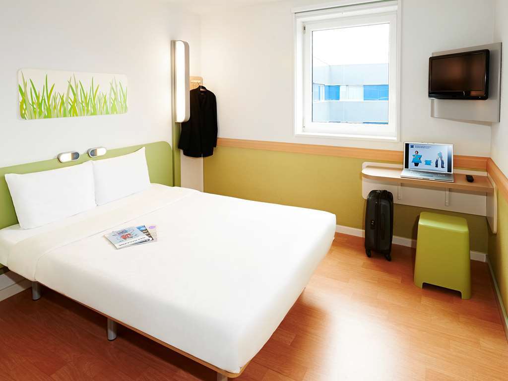 Ibis Budget Les Champarts